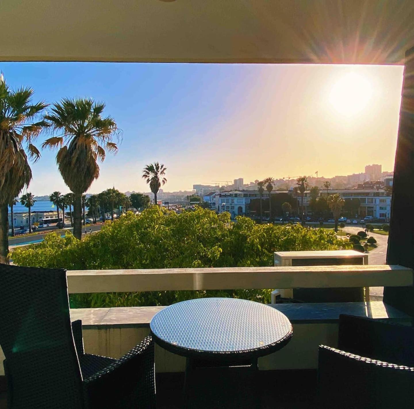 Sea View W Balcony 2 Mins Walk To Beach & Casino Ещорил Екстериор снимка