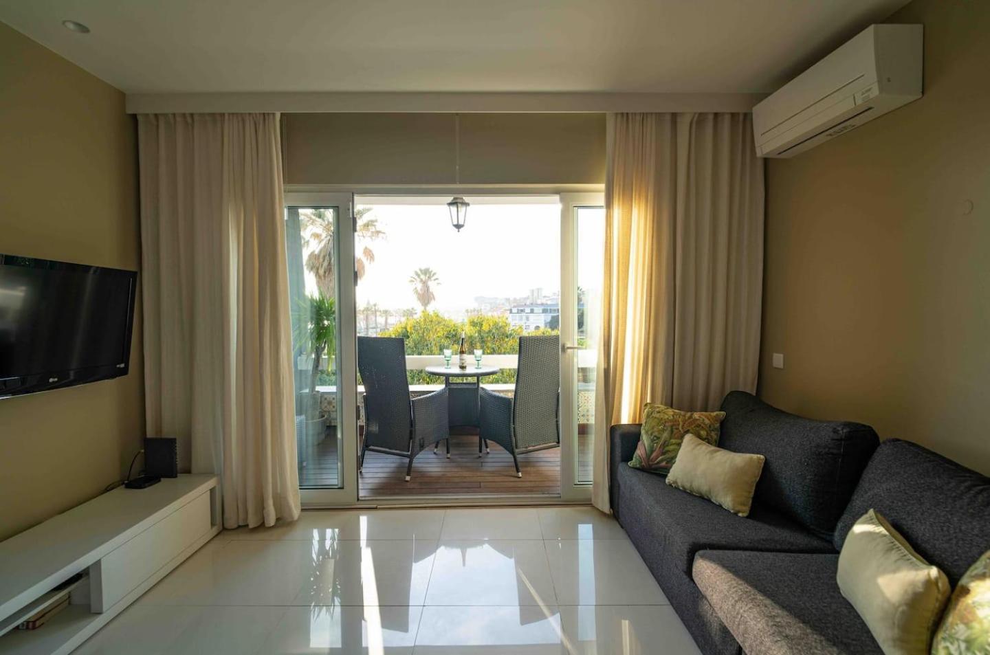 Sea View W Balcony 2 Mins Walk To Beach & Casino Ещорил Екстериор снимка