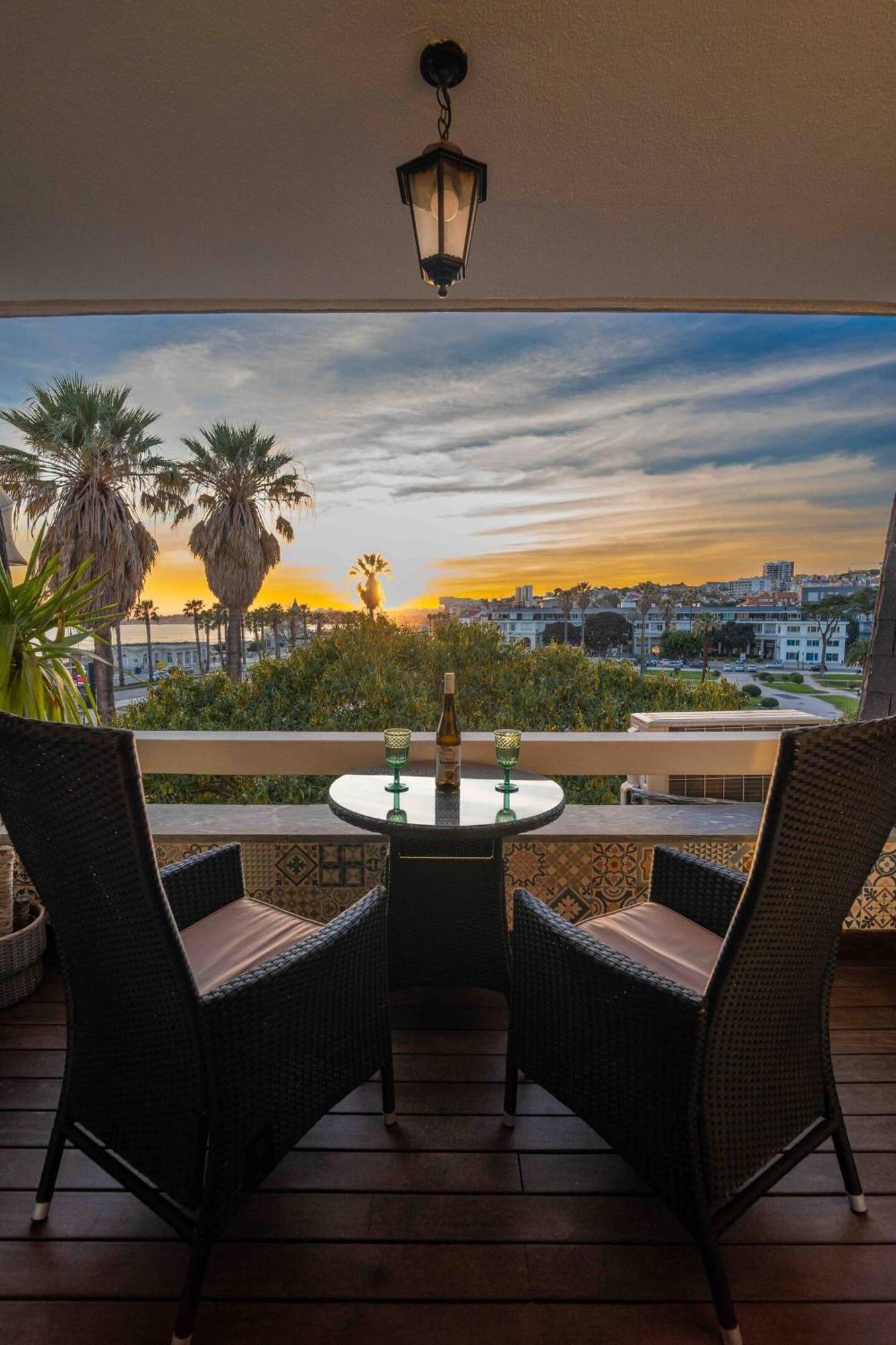 Sea View W Balcony 2 Mins Walk To Beach & Casino Ещорил Екстериор снимка